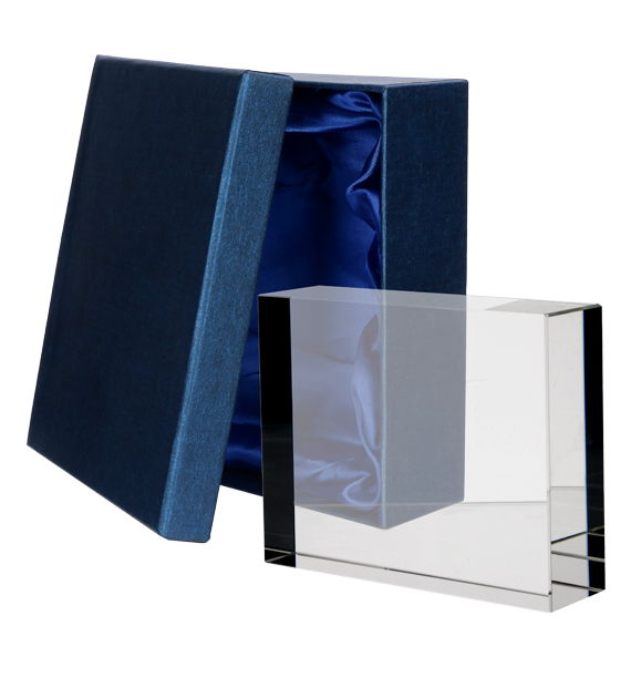 Eleganckie trofeum biznesowe prosta forma geometryczna - C056
